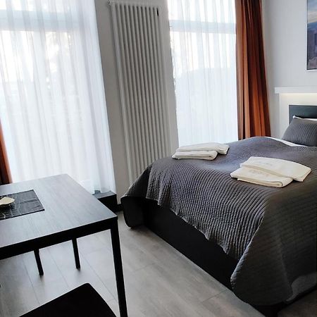 6 Rooms Apartments Берлин Экстерьер фото