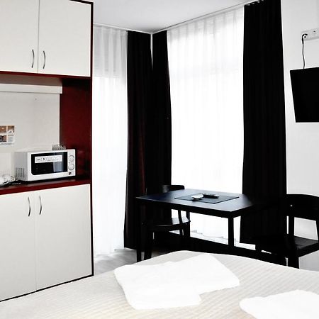6 Rooms Apartments Берлин Экстерьер фото