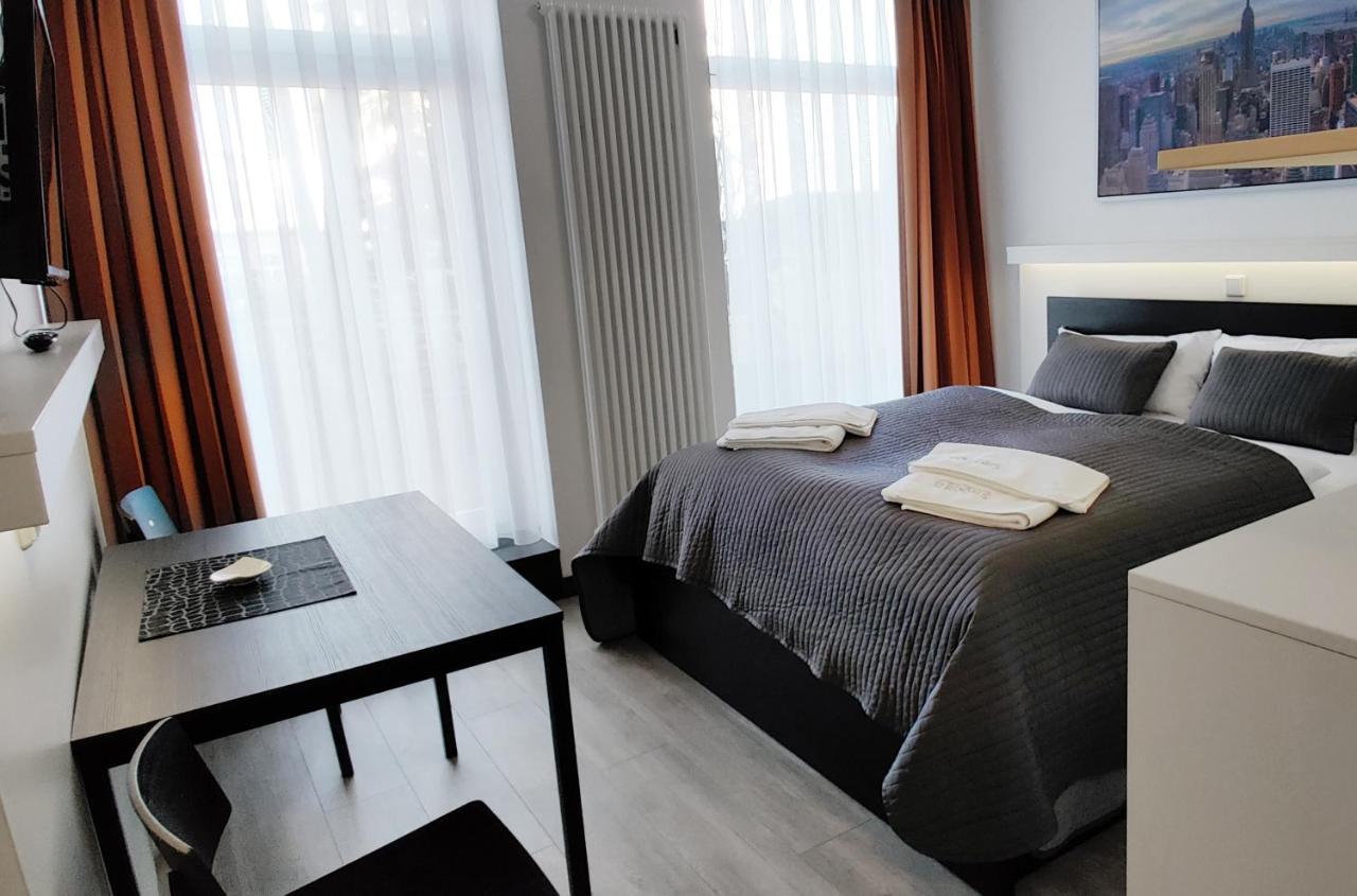 6 Rooms Apartments Берлин Экстерьер фото