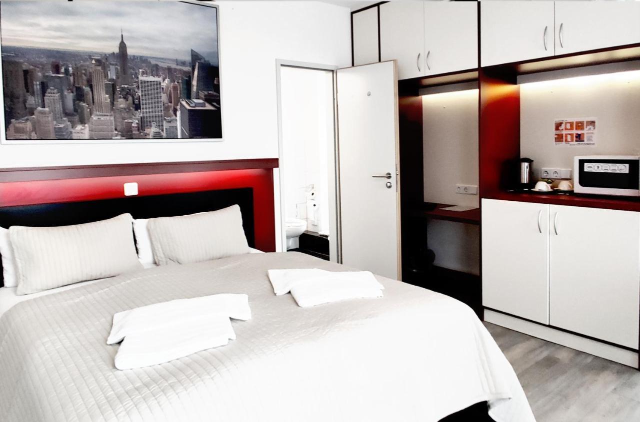6 Rooms Apartments Берлин Экстерьер фото