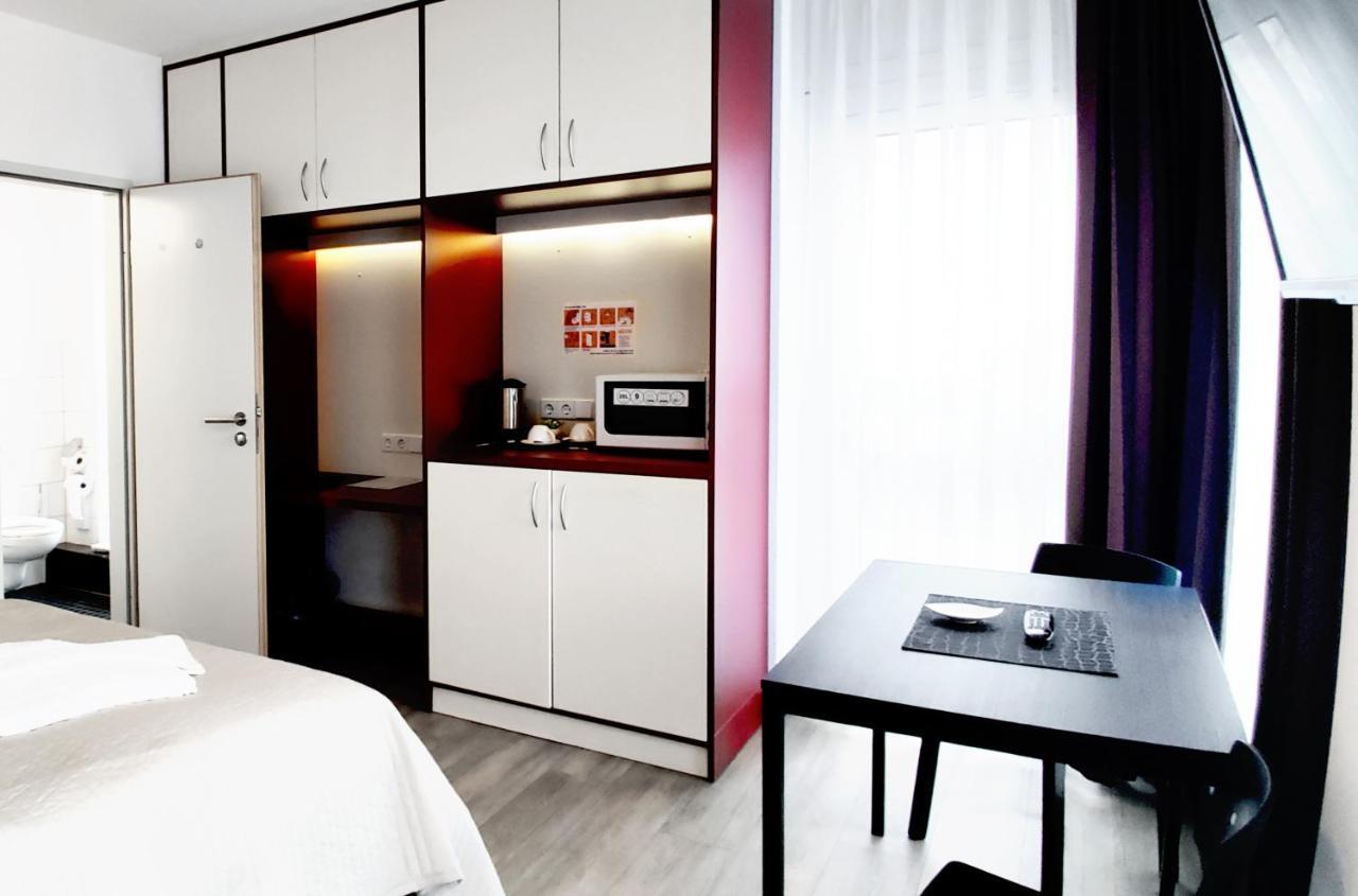 6 Rooms Apartments Берлин Экстерьер фото
