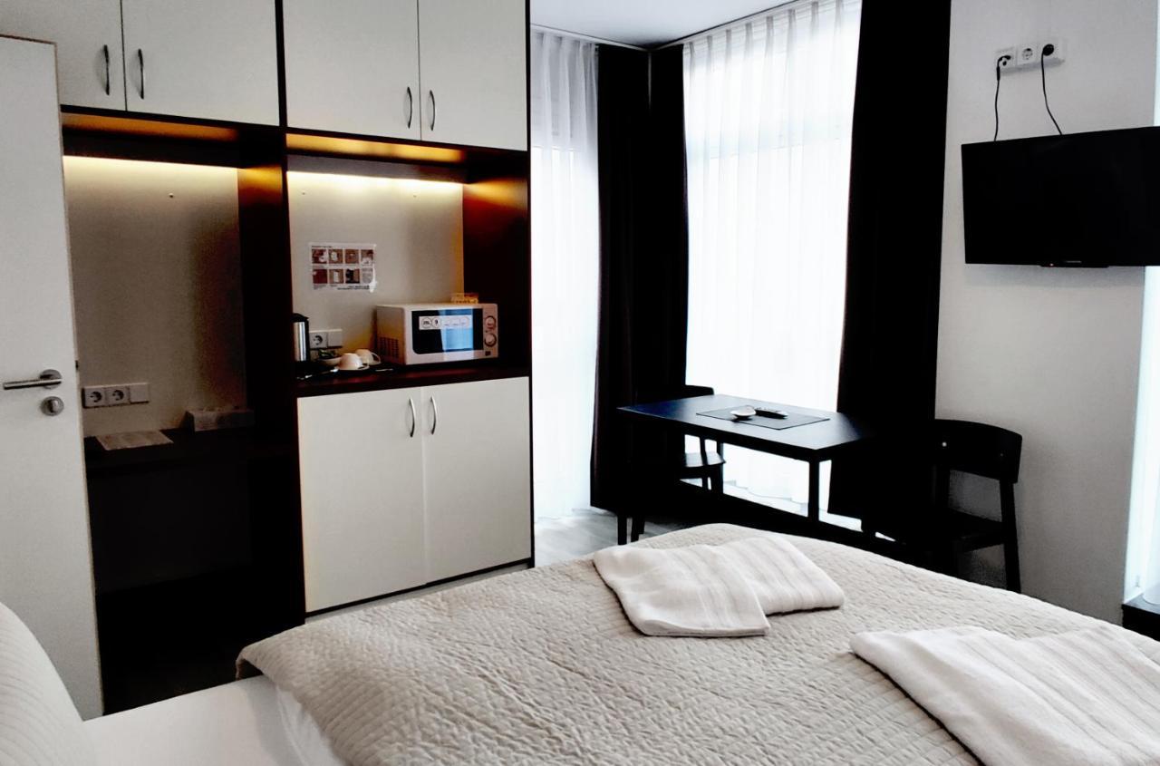 6 Rooms Apartments Берлин Экстерьер фото